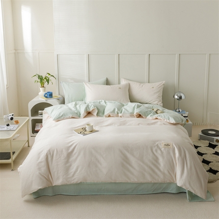 91家纺网 家纺一手货源 找家纺 （总）798家纺 2025新款全棉13070纯色双拼系列四件套场景一