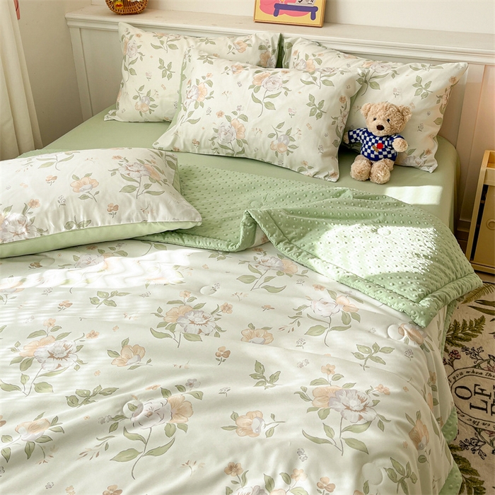 91家纺网 家纺一手货源 找家纺 盛秋家纺 2026新款A类水洗棉豆豆夏被系列 铃兰+灰绿