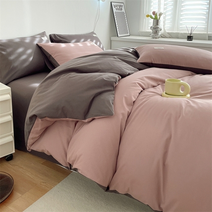 91家纺网 家纺一手货源 找家纺 （总）798家纺 2025新款全棉13070纯色双拼系列单被套场景二