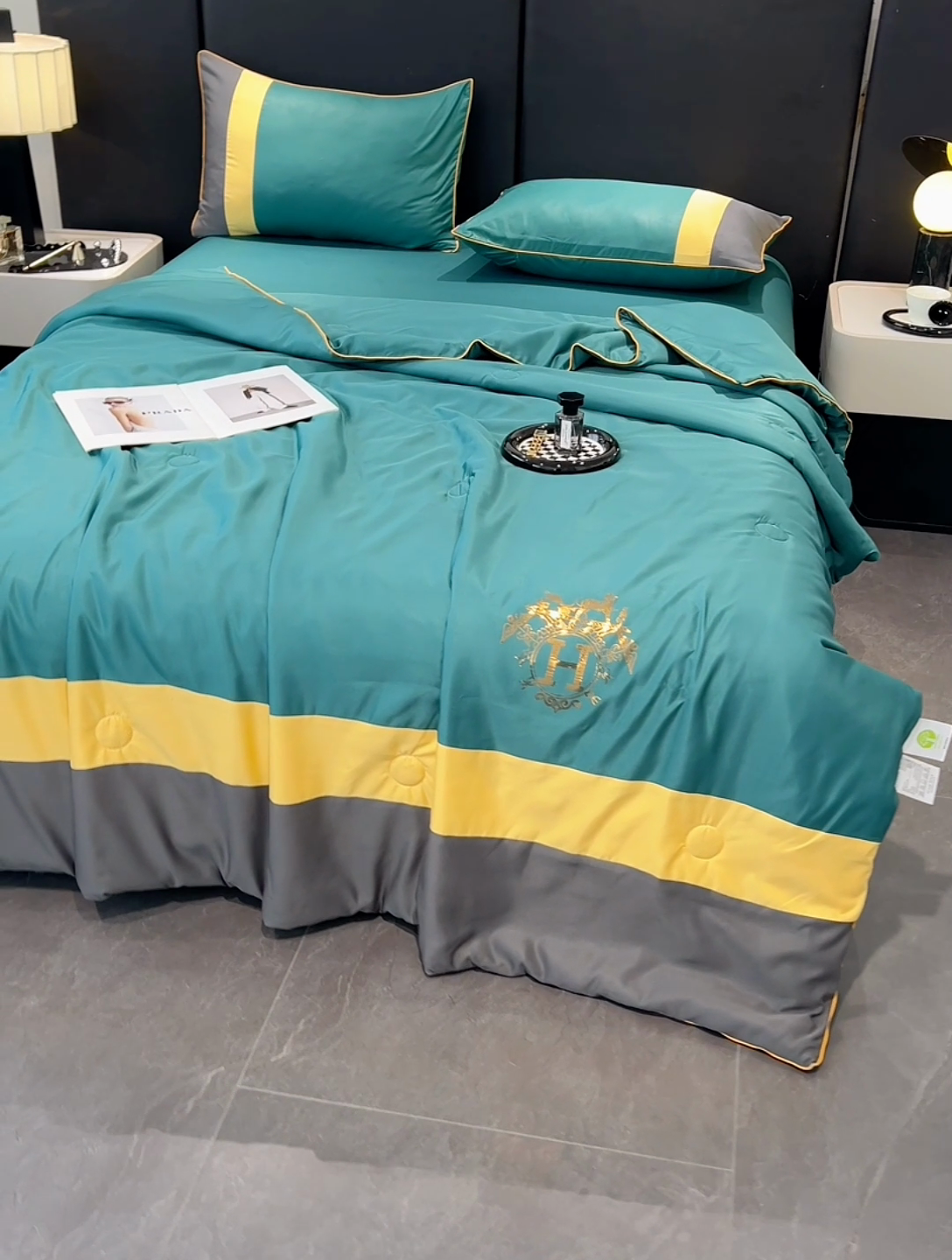 91家纺网 家纺一手货源 找家纺 （总）蕾诺家纺 2025新款水洗冰丝双拼亮钻夏被