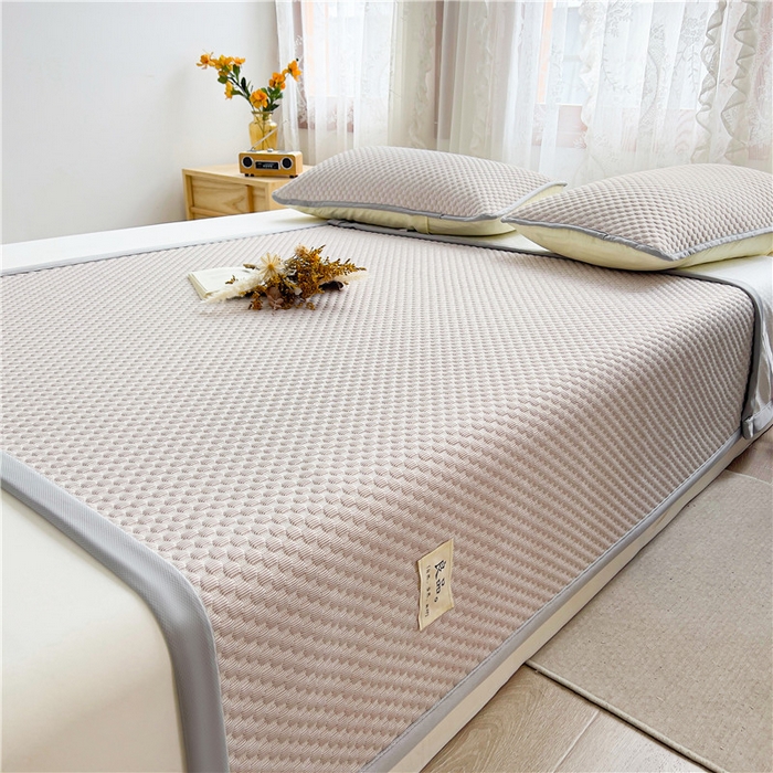 91家纺网 家纺一手货源 找家纺 喜居 2025新款无印风豆豆席宽边平席冰豆豆凉豆豆凉席 奶卡其