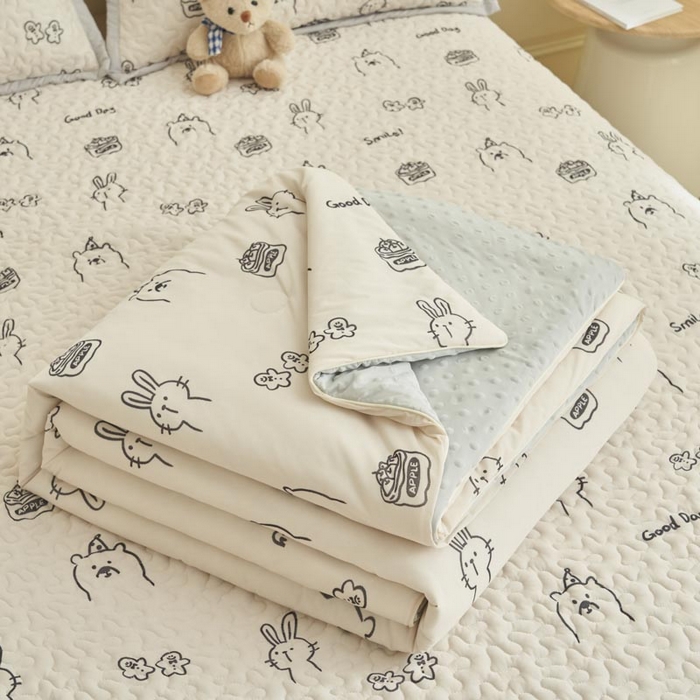 91家纺网 家纺一手货源 找家纺 子由家居 2025新款凉感丝豆豆夏被四件套 凉感豆豆被-小熊博士