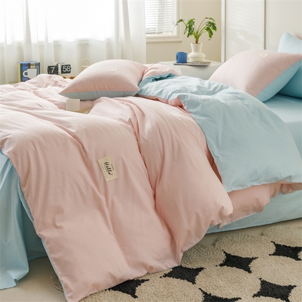 91家纺网 家纺一手货源 找家纺 （总）798家纺 2025新款全棉13070纯色双拼系列单被套场景一