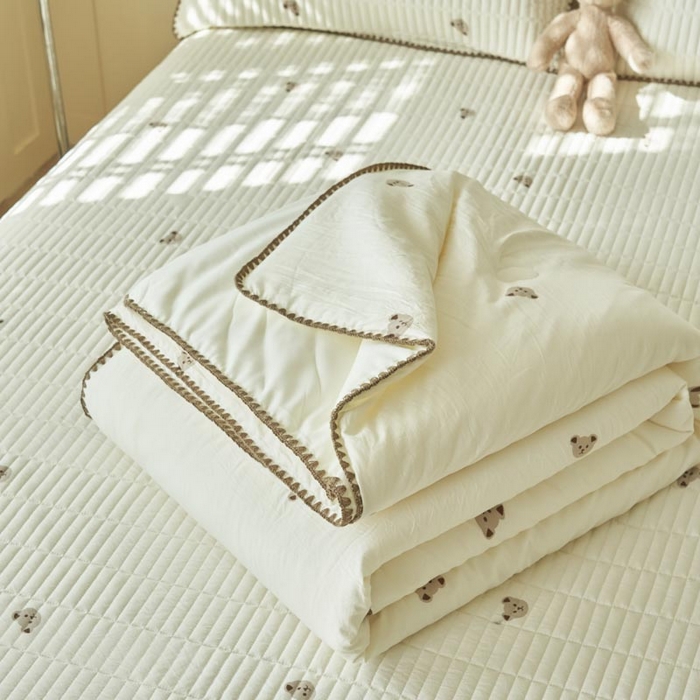 91家纺网 家纺一手货源 找家纺 子由家居 2025新款水洗邹邹纱小清新大豆纤维夏被被子被芯 夏被-小熊