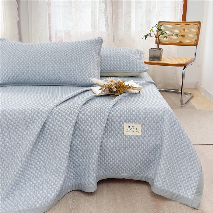 91家纺网 家纺一手货源 找家纺 喜居 2025新款无印风豆豆席宽边平席冰豆豆凉豆豆凉席 夏夜蓝