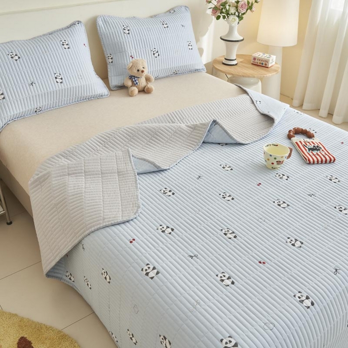 91家纺网 家纺一手货源 找家纺 子由家居 2025新款纯棉印花夹棉床盖 棉花被-熊猫乐园