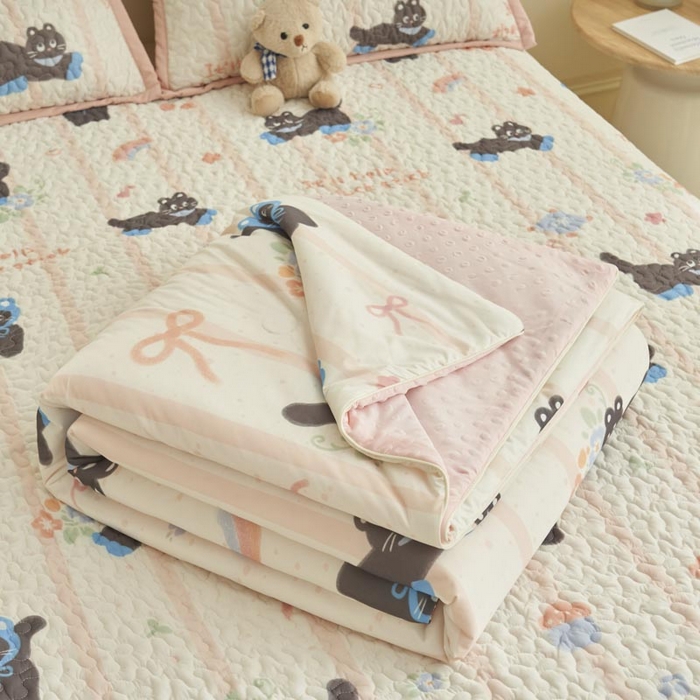 91家纺网 家纺一手货源 找家纺 子由家居 2025新款凉感丝豆豆夏被四件套 凉感豆豆被-喵星人