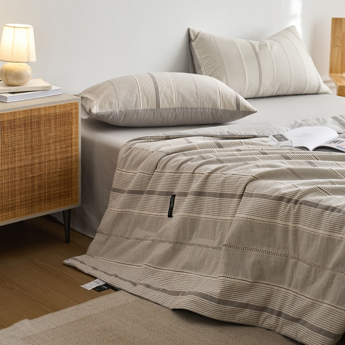 91家纺网 家纺一手货源 找家纺 2025新款原创侘寂系列全棉夏被-夏被四件套 瑞系香灰