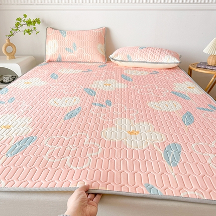 91家纺网 家纺一手货源 找家纺 悦织湾家纺 2025新款床单款乳胶席三件套印花纯色冰丝凉感夏凉席 一支莲粉