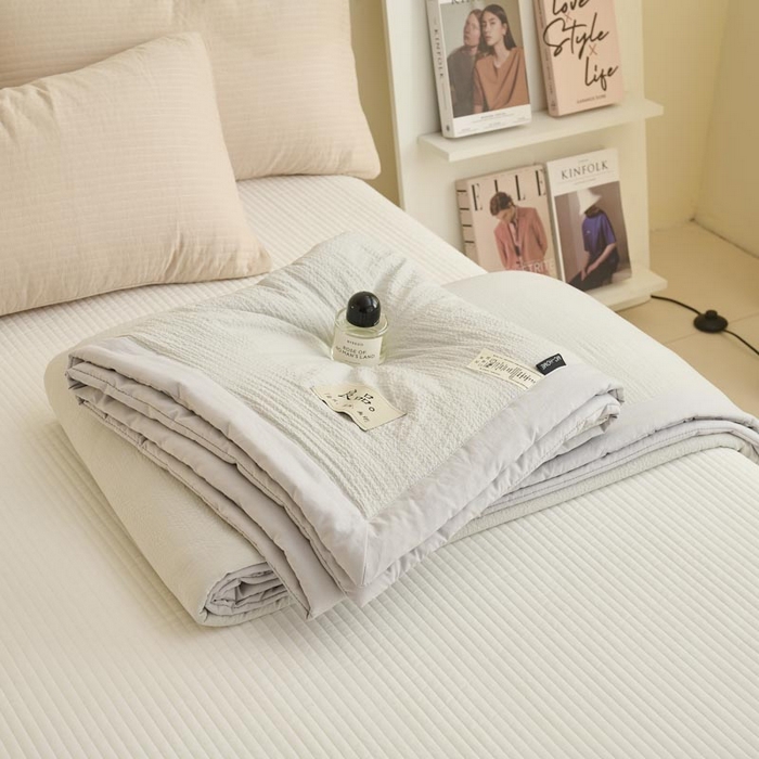 91家纺网 家纺一手货源 找家纺 子由家居 2025新款双层邹邹格大豆纤维夏被被子夏被 邹邹格-浅灰