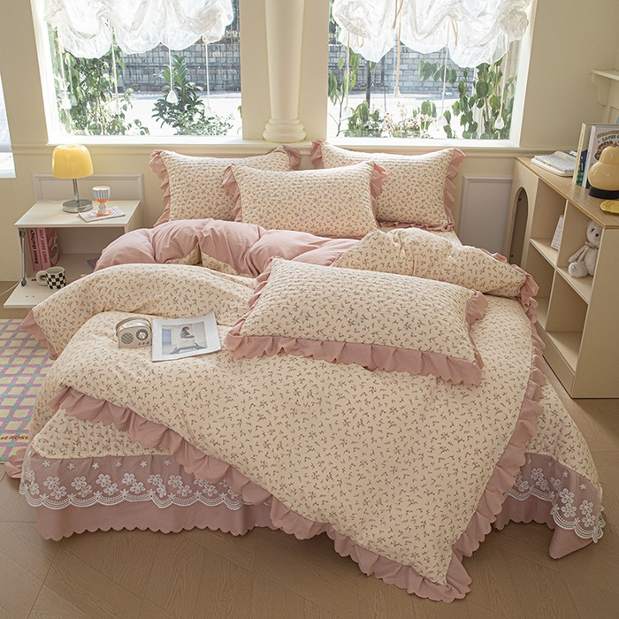 91家纺网 家纺一手货源 找家纺 珍爱家纺 2025新款A类针织棉双层纱夹棉床盖床裙花边单件三件四件套 倾梦