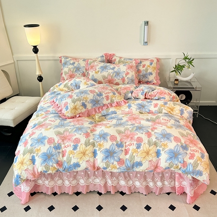 珍爱家纺 2025新款冬季加厚夹棉保暖牛奶绒蕾丝花边床盖床裙单件三件套双人四件套 花季物语