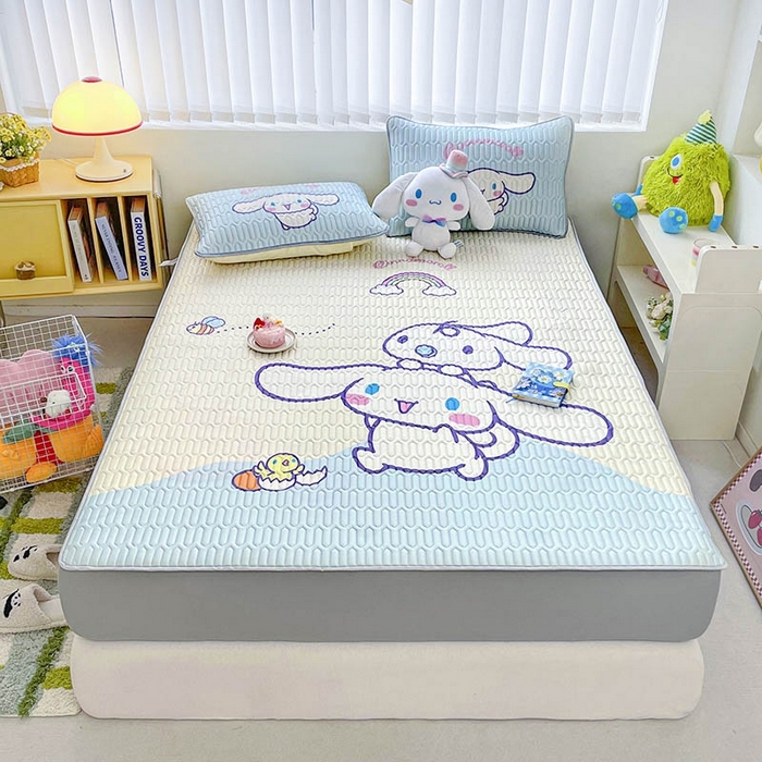 91家纺网 家纺一手货源 找家纺 米帛家纺2025新款大版三丽鸥乳胶凉席-绑带款 彩虹玉桂狗