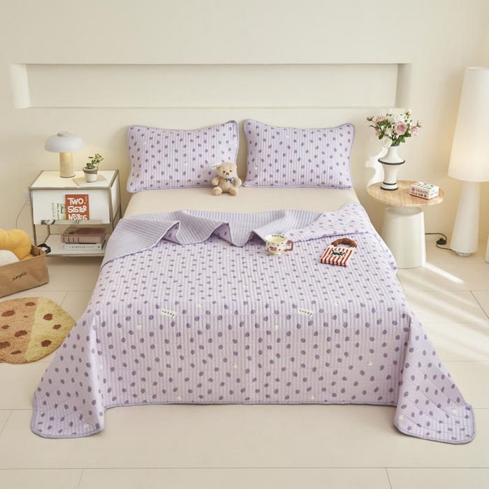 91家纺网 家纺一手货源 找家纺 子由家居 2025新款纯棉印花夹棉床盖 纯棉床盖-草莓季