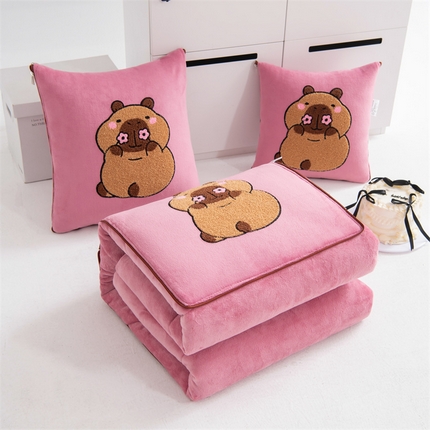 宝马家纺（原梦童画）2025新款卡皮巴拉牛奶绒毛巾绣抱枕被 桃粉色