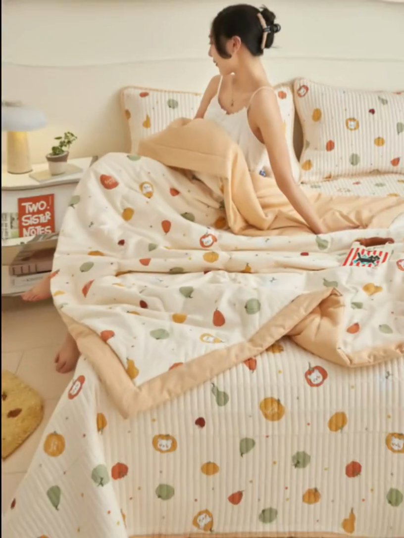 91家纺网 家纺一手货源 找家纺 子由家居 2025新款纯棉印花夹棉床盖 棉花被-南瓜