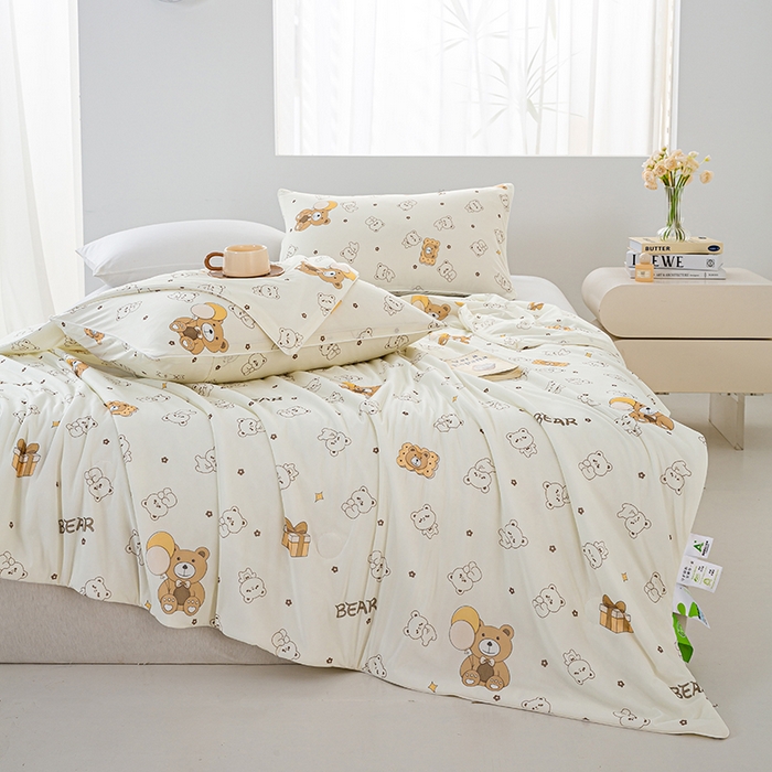 91家纺网 家纺一手货源 找家纺 欧雅搁家纺 2025新款3D数码印花有氨冷感冰激淋凉感丝夏被空调被大豆纤维被子夏凉被 吉伊小熊