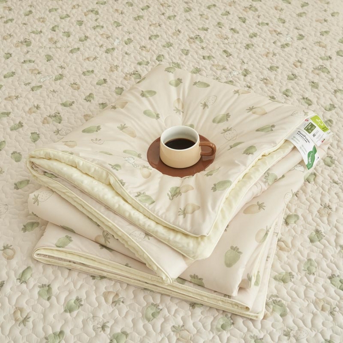 91家纺网 家纺一手货源 找家纺 子由家居 2025新款凉感丝豆豆夏被四件套 凉感豆豆被-草莓