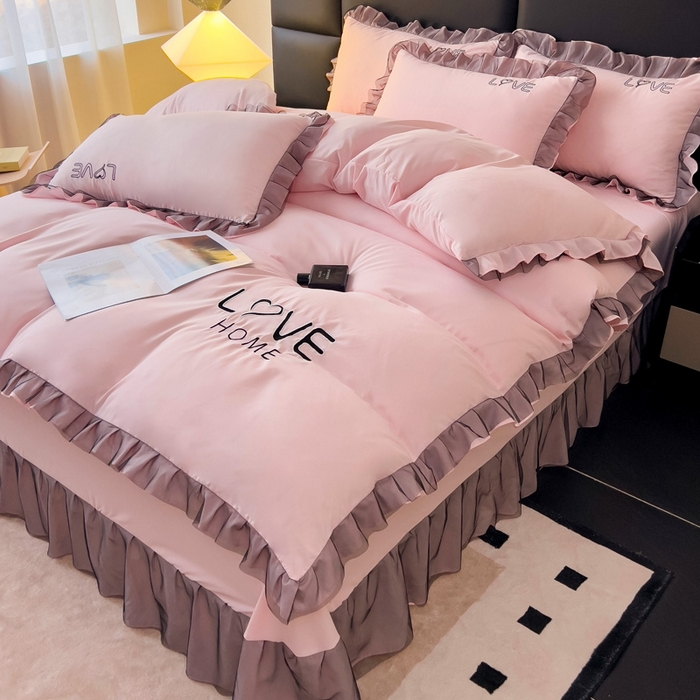 91家纺网 家纺一手货源 找家纺 找底底 2025新款亲肤舒适云朵棉刺绣四件套 浅粉