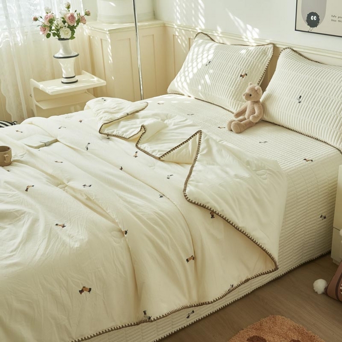 91家纺网 家纺一手货源 找家纺 子由家居 2025新款水洗邹邹纱小清新大豆纤维夏被被子被芯 夏被-腊肠狗