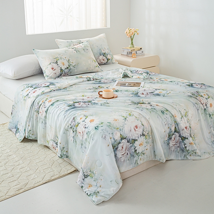 91家纺网 家纺一手货源 找家纺 欧雅搁家纺 2025新款3D数码印花有氨冷感冰激淋凉感丝夏被空调被大豆纤维被子夏凉被 烟雨霓裳