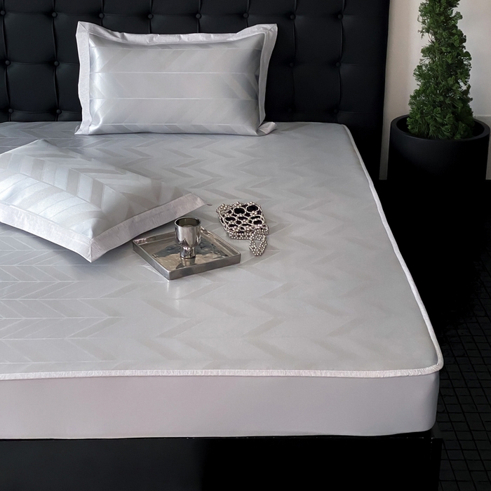 91家纺网 家纺一手货源 找家纺 由有家居 2025新款A类轻奢高精密7A抗菌色织可水洗冰丝床笠款凉席三件套 洛可