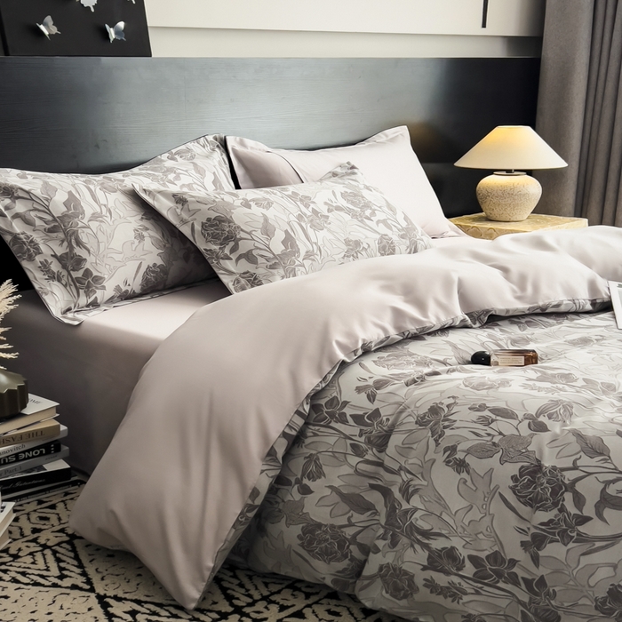 91家纺网 家纺一手货源 找家纺 倾慕家纺 2025新款60S提花全棉单品被套 洛丽塔灰