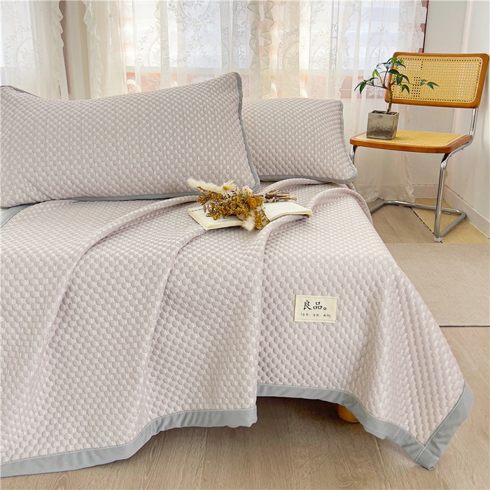 91家纺网 家纺一手货源 找家纺 喜居 2025新款无印风豆豆席宽边平席冰豆豆凉豆豆凉席 奶卡其