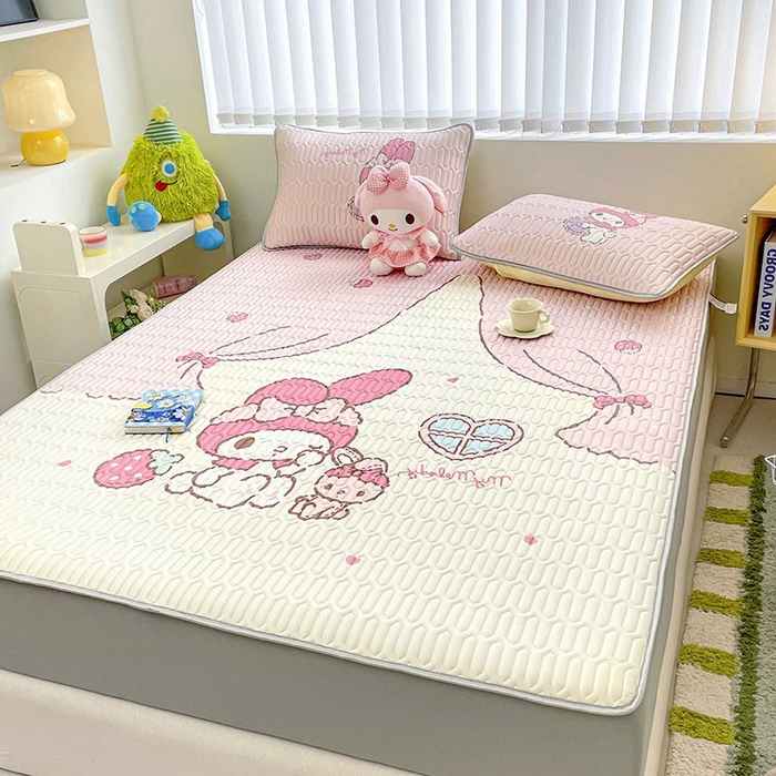 91家纺网 家纺一手货源 找家纺 米帛2025新款大版三丽鸥乳胶凉席-床笠款 窗帘美乐蒂