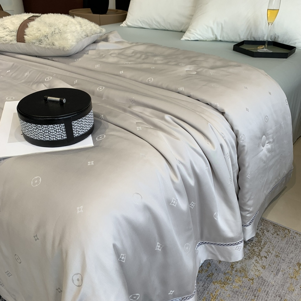 91家纺网 家纺一手货源 找家纺 奈萝家纺 2025新款60S天丝提花夏凉被空调被子被芯 典雅灰