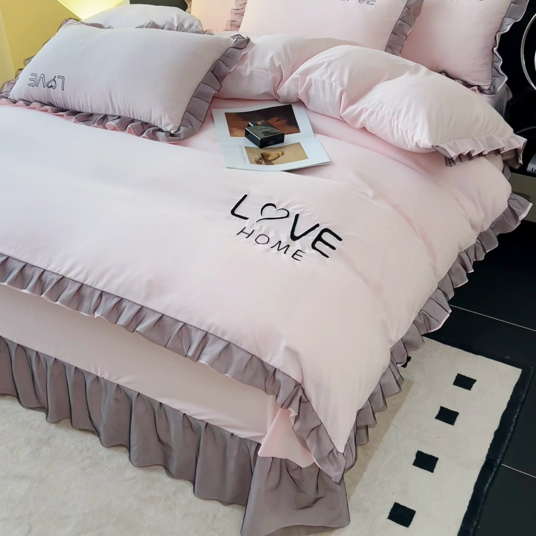 91家纺网 家纺一手货源 找家纺 找底底 2025新款亲肤舒适云朵棉刺绣四件套 浅粉