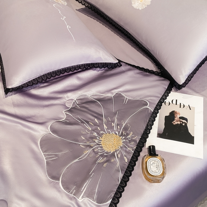 91家纺网 家纺一手货源 找家纺 子由家居 2025新款水洗真丝贴布绣花花边夏被四件套-太阳花 太阳花-浅紫