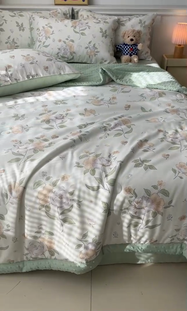 91家纺网 家纺一手货源 找家纺 盛秋家纺 2026新款A类水洗棉豆豆夏被系列 铃兰+灰绿