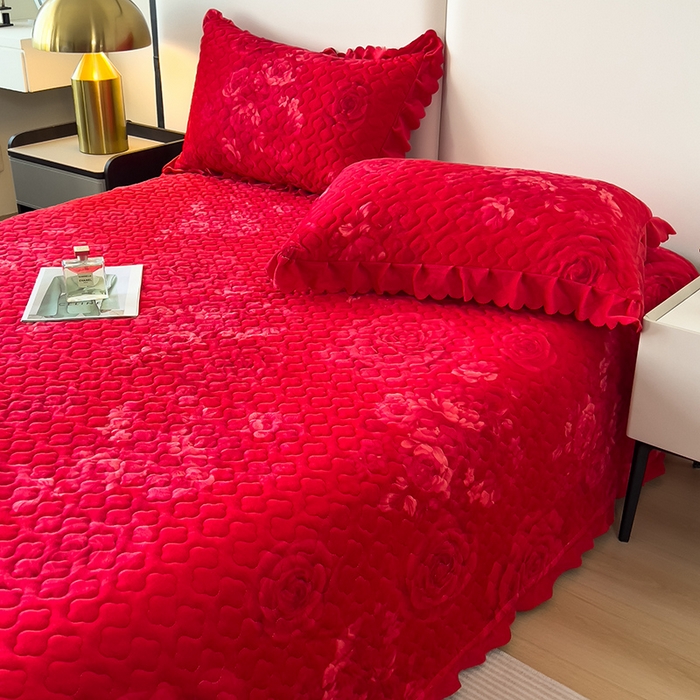 91家纺网 家纺一手货源 找家纺 2025新款水晶绒床单盖毯单人三件套花边毯子冬季加厚保暖双人加棉防滑绒毯 大红牡丹