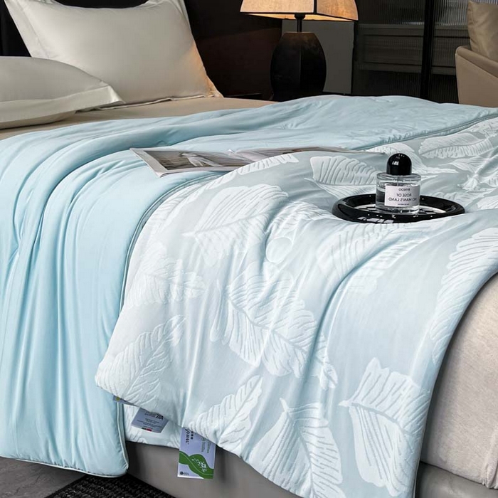 91家纺网 家纺一手货源 找家纺 子由家居 2025新款凉感丝浮雕提花大豆夏被被子被芯 枫叶-天蓝