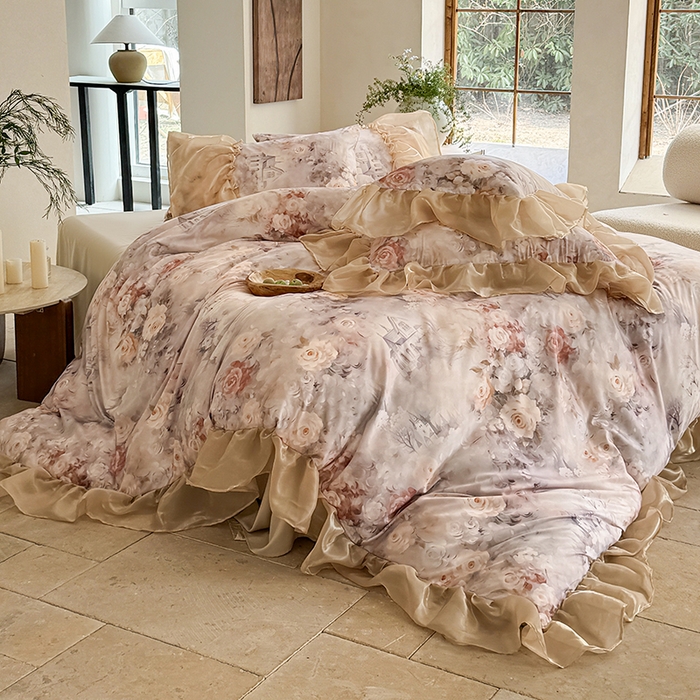 91家纺网 家纺一手货源 找家纺 艾米家居2025春夏新品法式花边天丝棉冰丝四件套 秘密花园花边款