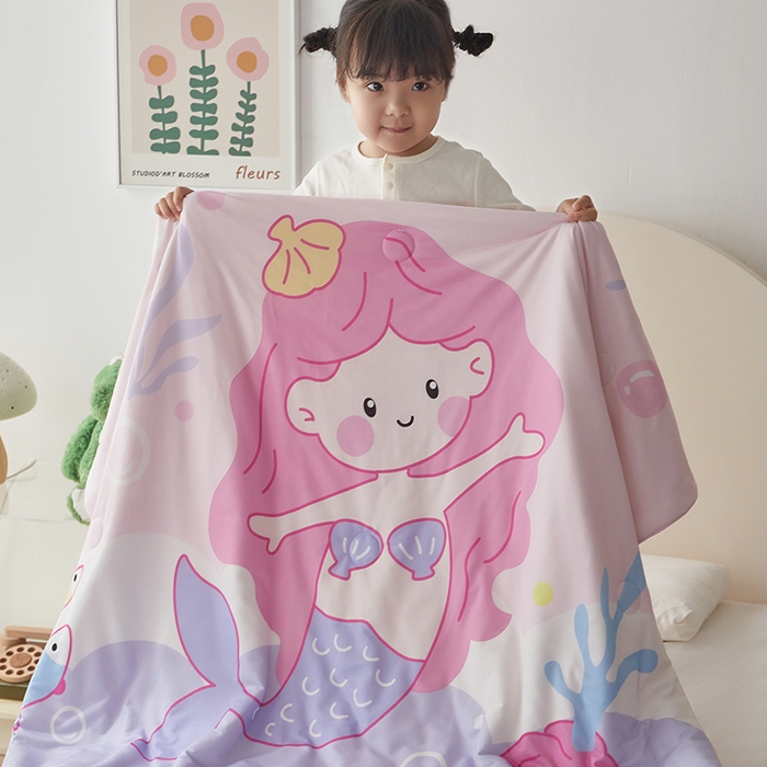 91家纺网 家纺一手货源 找家纺 荷马之梦 2025新款卡通数码印花大版针织棉儿童夏被-绵绵系列 小美人鱼