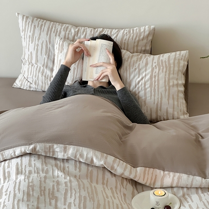 91家纺网 家纺一手货源 找家纺 梦享生活家居 2025新款色织三层提花人字纹面料四件套-斑驳系列 斑驳米咖