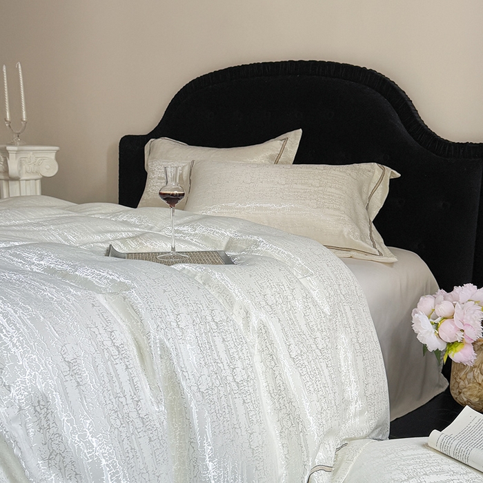 91家纺网 家纺一手货源 找家纺 优悦生活馆 2025新款冰丝亮丝提花四件套-白月光 珍珠白