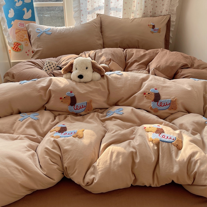 91家纺网 家纺一手货源 找家纺 慕澄家纺 2025新款毛巾绣小清新四件套 快乐腊肠狗