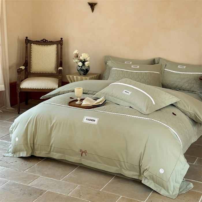 91家纺网 家纺一手货源 找家纺 宏羽纺 2025新款全棉绗缝加厚磨毛四件套 灰调绿