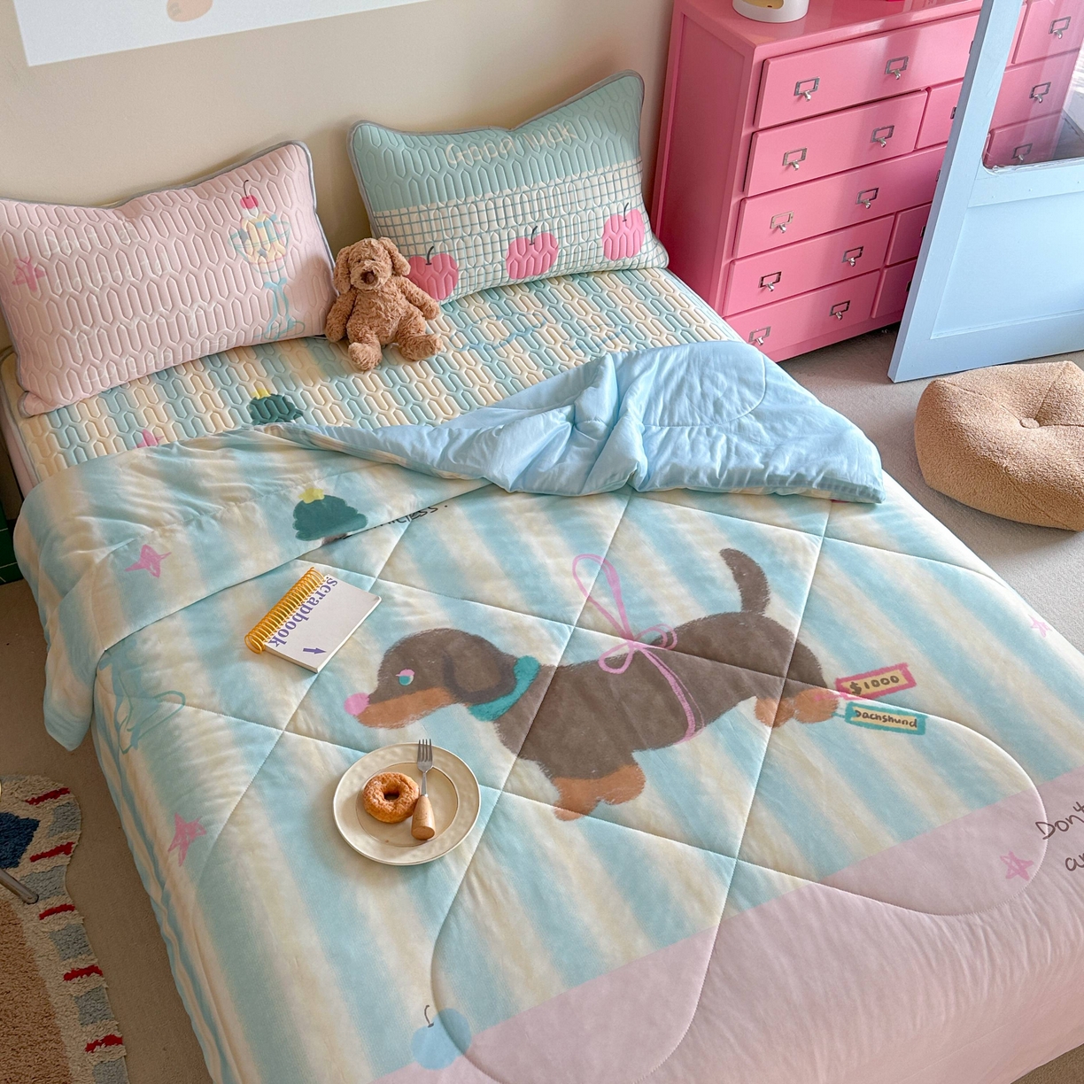 91家纺网 家纺一手货源 找家纺 美乐迪家纺2025新款凉感丝乳胶凉席夏被夏凉被空调被 露丝的腊肠狗