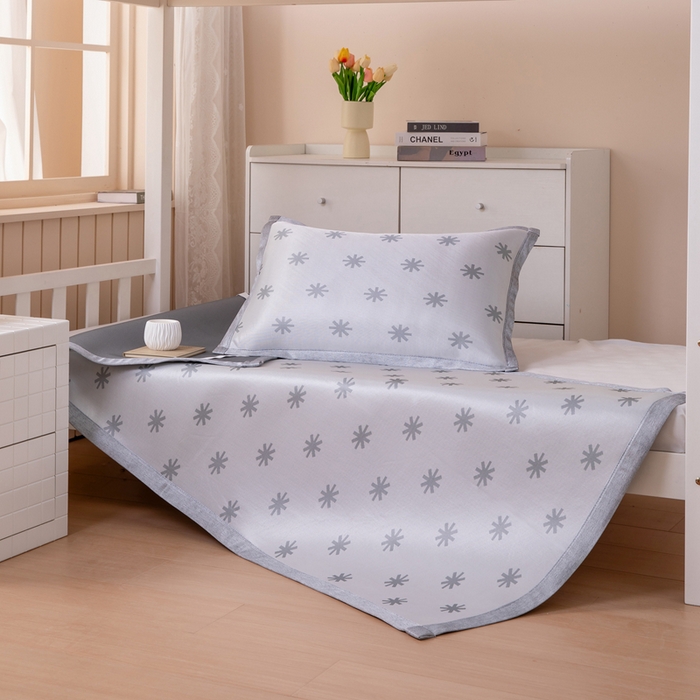 91家纺网 家纺一手货源 找家纺 凌云 2025新款学生宿舍提花凉感冰丝席 雪漾-灰