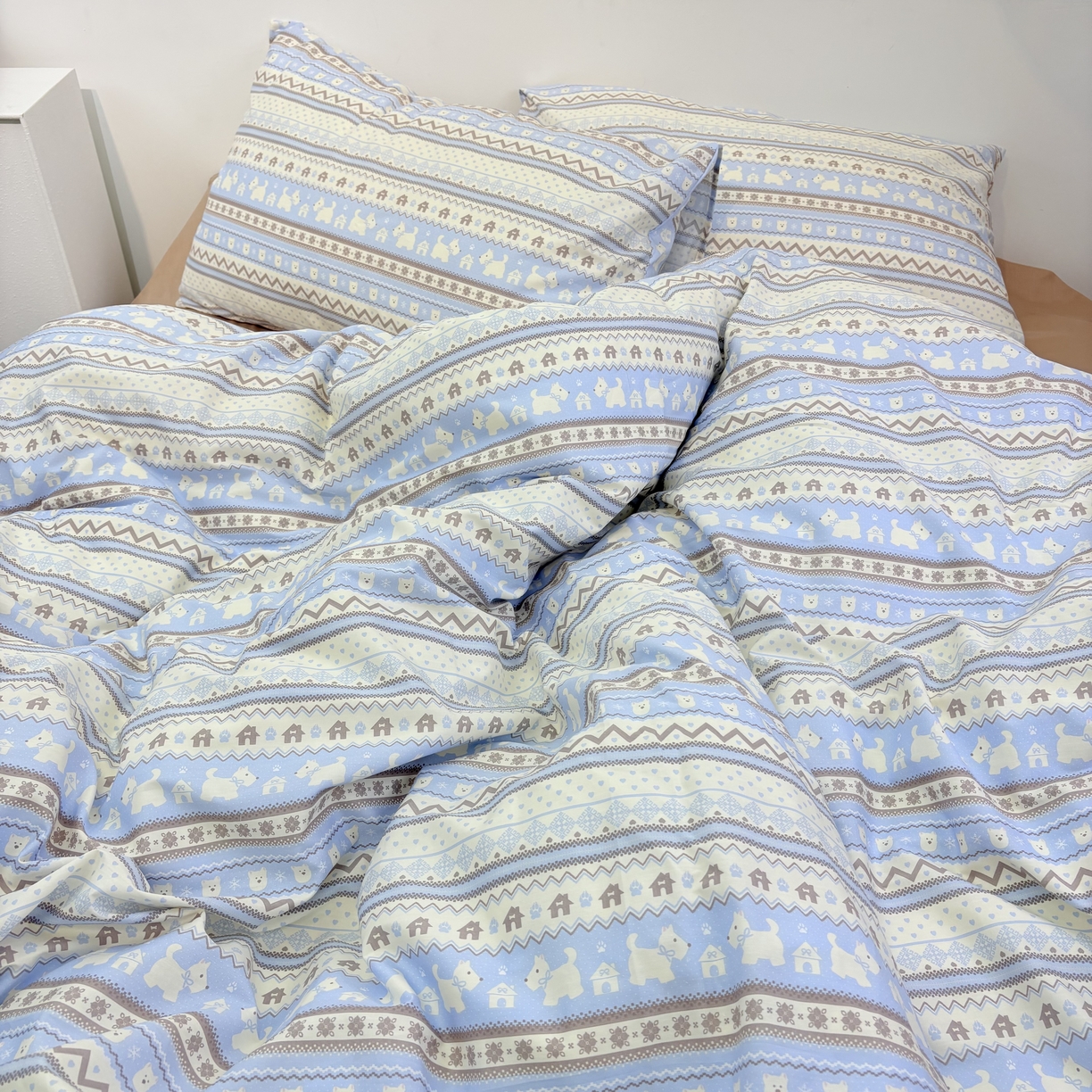 91家纺网 家纺一手货源 找家纺 花西夫人2025新款13372纯棉印花全棉四件套床单床笠款费尔岛（蓝）