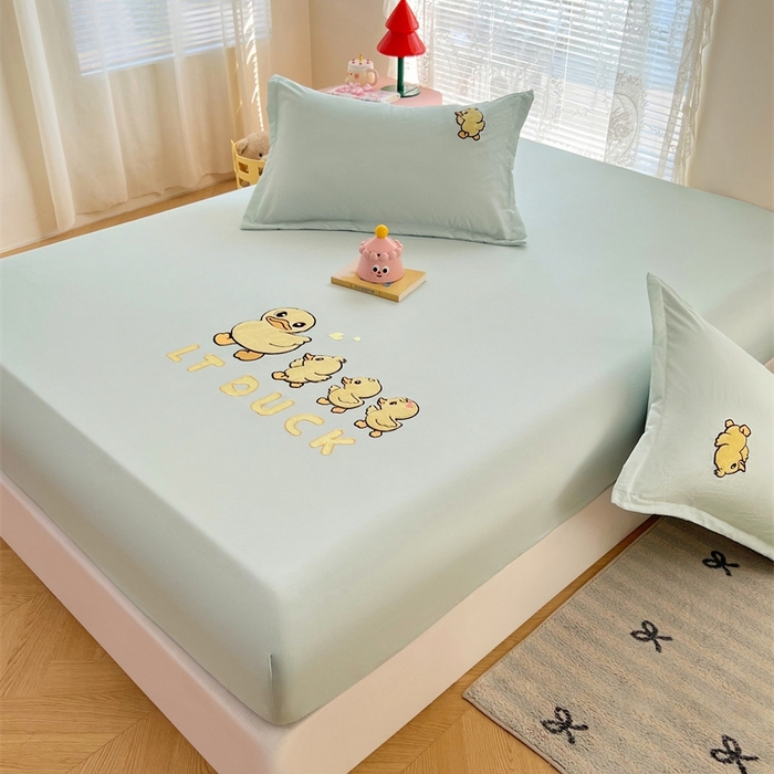 91家纺网 家纺一手货源 找家纺 梦舒羽 2025新款贴布绣针织棉双层纱枕套 旅行鸭-浅清绿