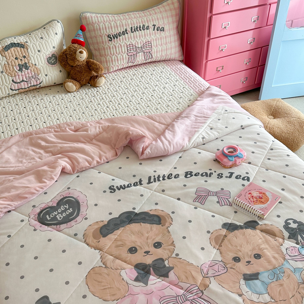 91家纺网 家纺一手货源 找家纺 美乐迪家纺2025新款凉感丝乳胶凉席夏被夏凉被空调被 茶话熊