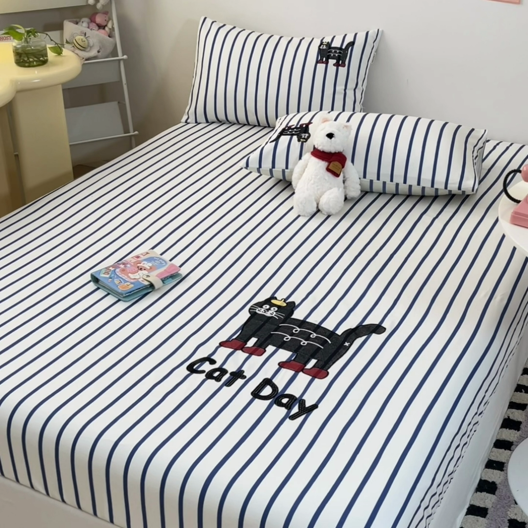 91家纺网 家纺一手货源 找家纺 雅居纺家纺 2025春夏新款全棉纯棉绣花A类老粗布单床笠床笠单件 老粗布-小猫咪