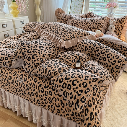 九诺家纺 2025新款韩式云朵棉印花床盖四件套 轻奢豹纹