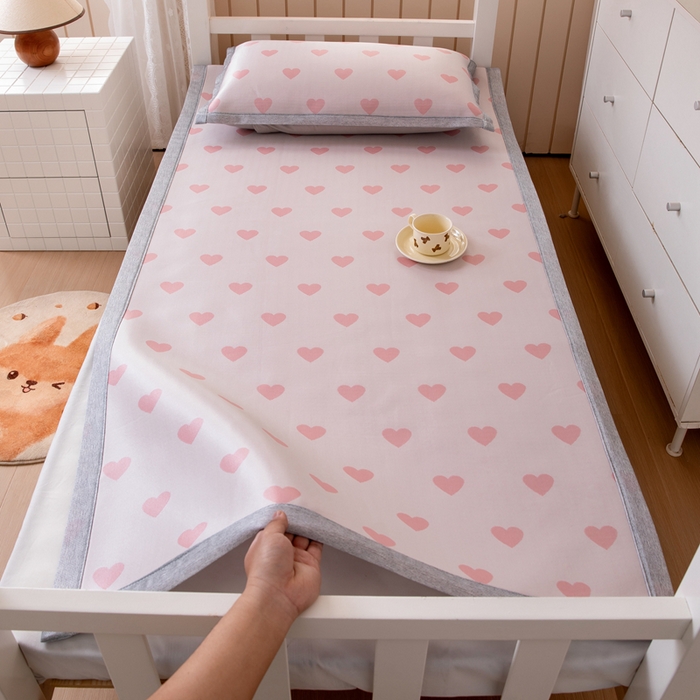 91家纺网 家纺一手货源 找家纺 凌云 2025新款学生宿舍提花凉感冰丝席 甜心-粉