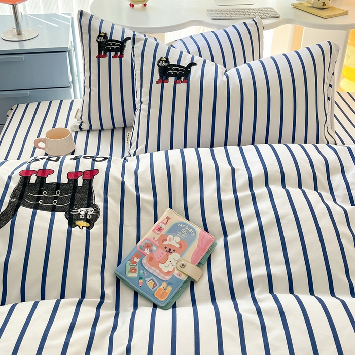 91家纺网 家纺一手货源 找家纺 雅居纺家纺 2025春夏新款全棉纯棉绣花老粗布四件套 小猫咪